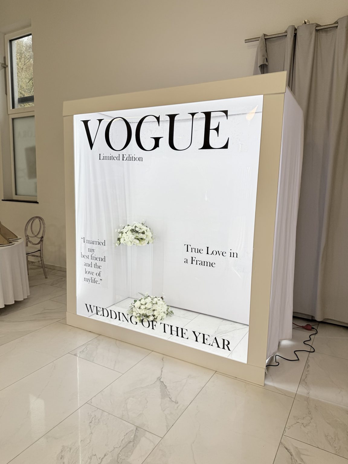 Magazine Fotobox im Magazin-Design als Highlight auf einer Hochzeit